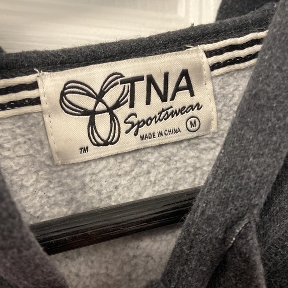 TNA Hoodie Medium - Picture 3 of 3